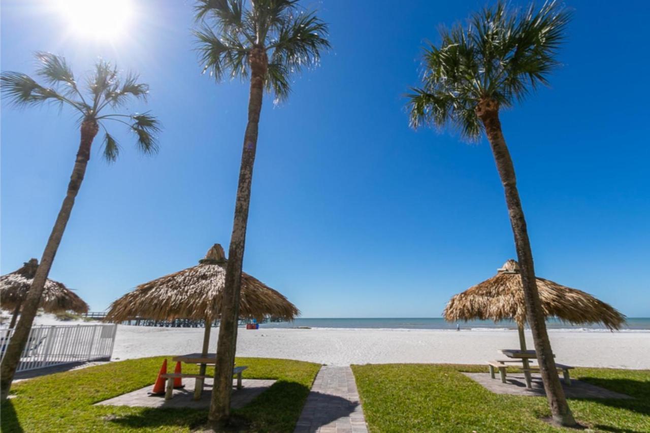 Gorgeous 3 Bedroom In The Perfect Locationseaoats302 St. Pete Beach