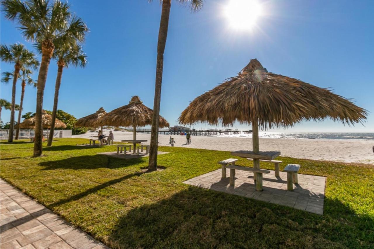 Gorgeous 3 Bedroom In The Perfect Locationseaoats302 Apartment *