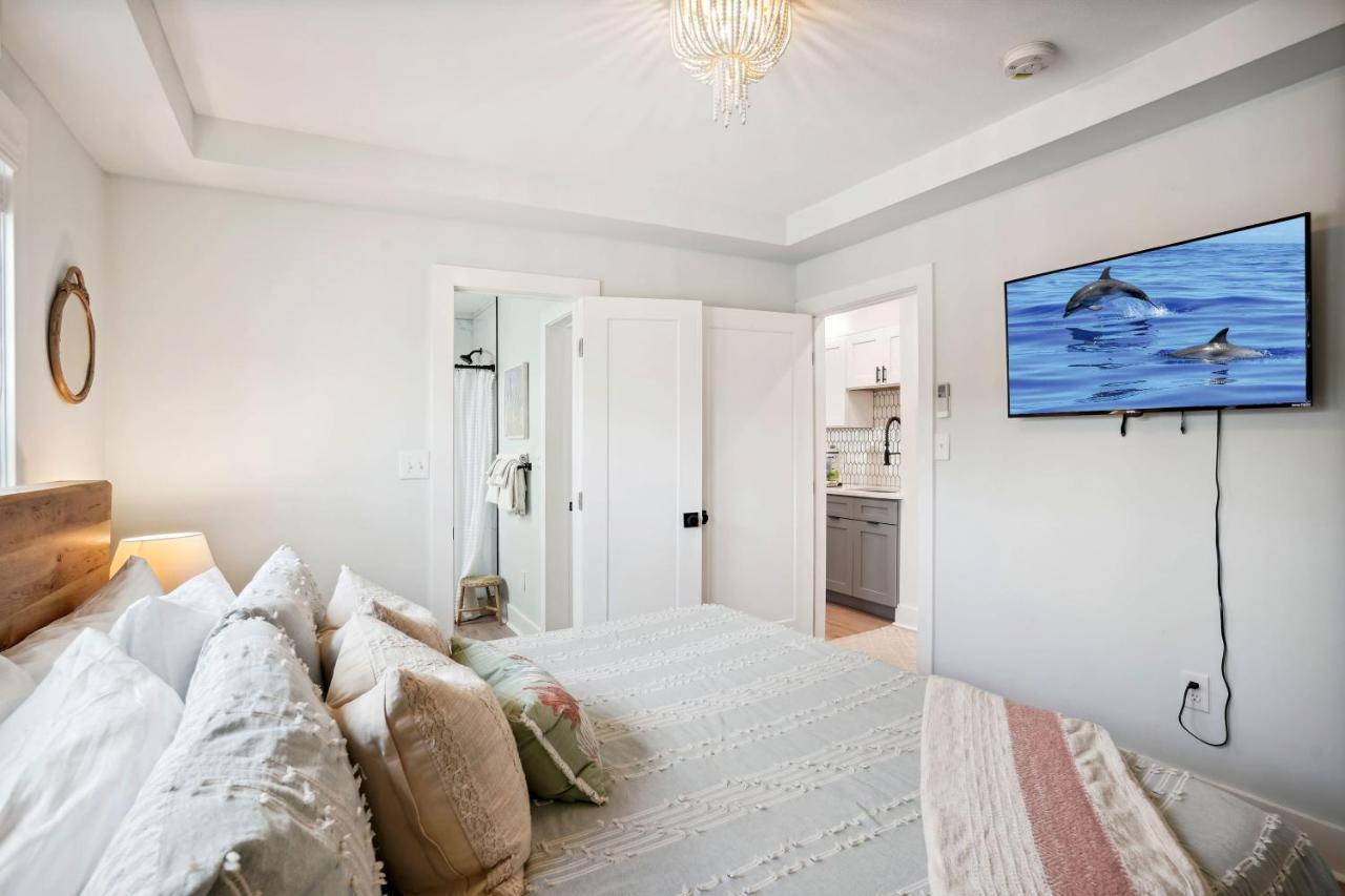 Twin Tiki - Full - 4 Bedroom