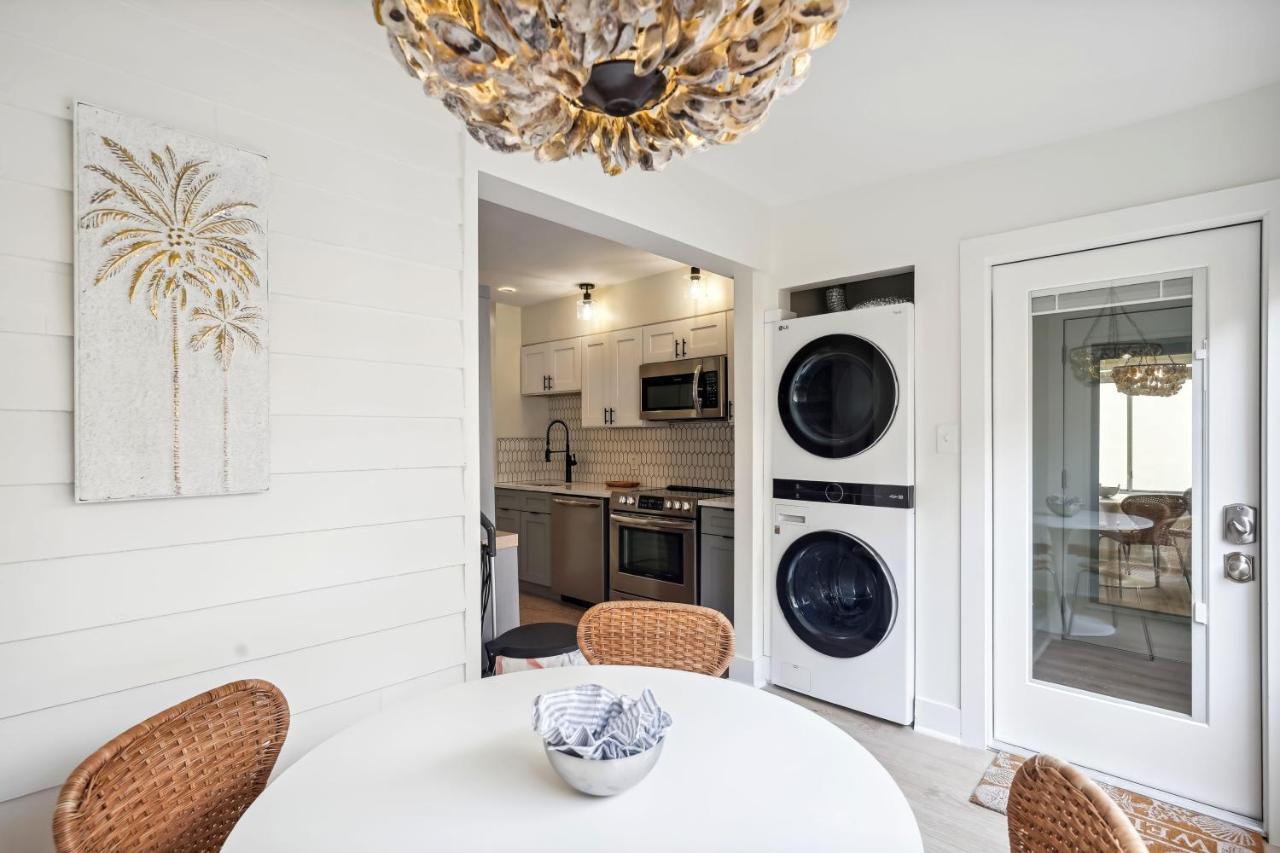 Twin Tiki - Full - 4 Bedroom *