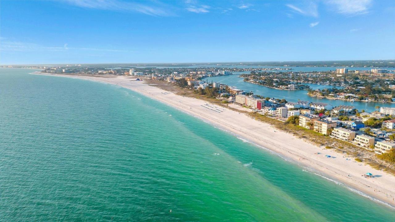 Twin Tiki - Full - 4 Bedroom St. Pete Beach