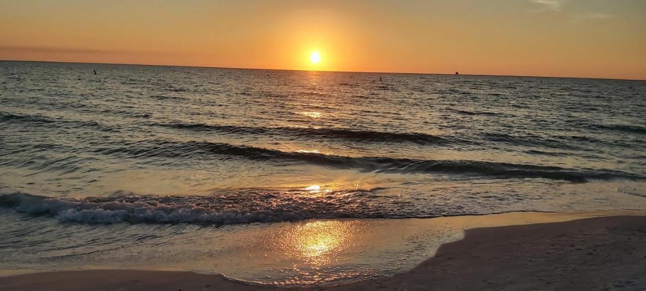 Twin Tiki - Full - 4 Bedroom Holiday home St. Pete Beach