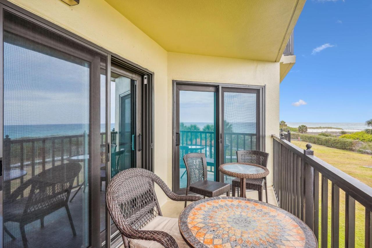 Land's End 9-304 Front - Premier Holiday home