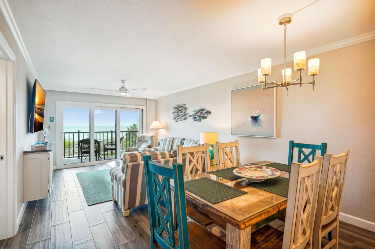 Land's End 9-304 Front - Premier Holiday home *