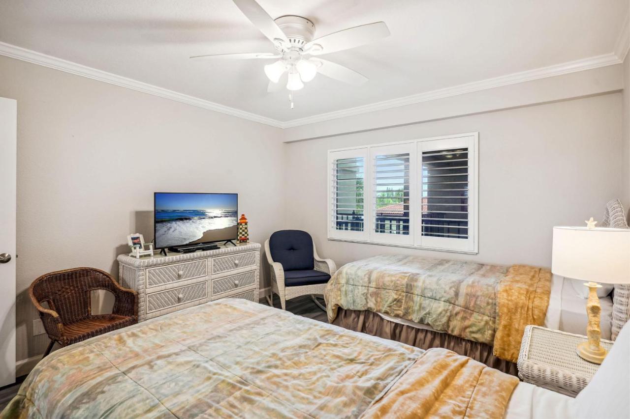 Land's End 9-304 Front - Premier Holiday home *