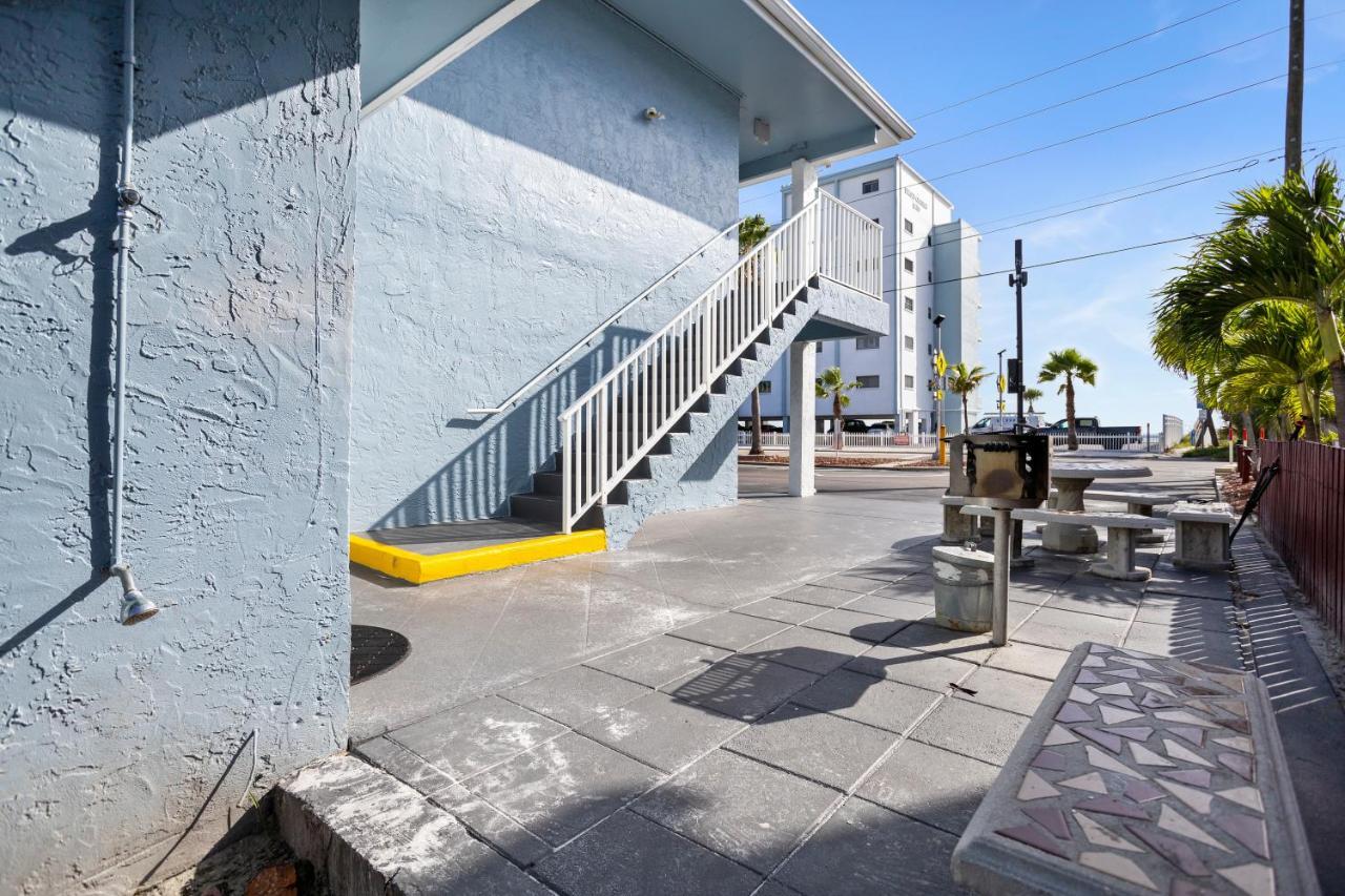 Funshine Sunset Apartment St. Pete Beach