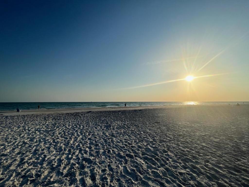 Ebbtide Hotel St. Pete Beach