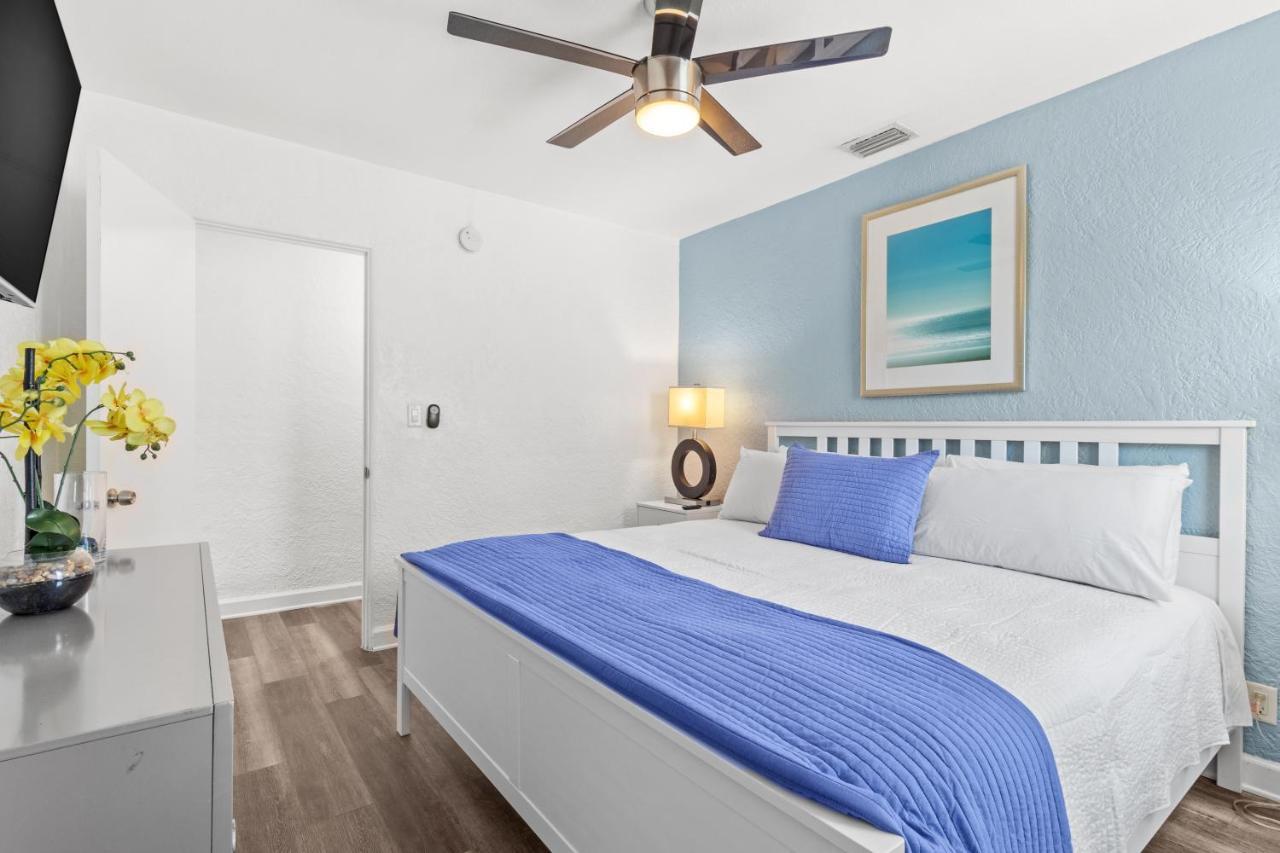 Park Shore Suites At Madeira