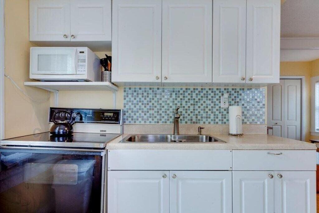 1br 1ba Northstar Bungalow. Just Steps To The And The Bay. Holiday home *