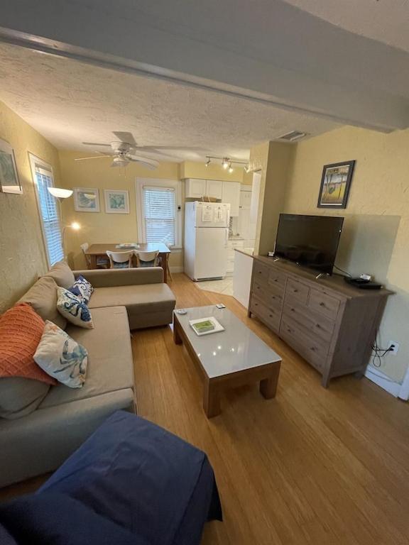1br 1ba Northstar Bungalow. Just Steps To The And The Bay. Holiday home *