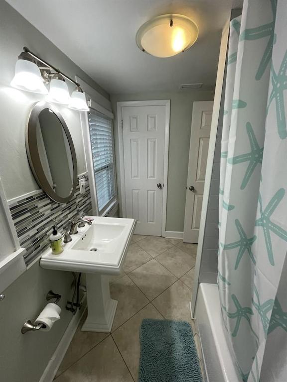 1br 1ba Northstar Bungalow. Just Steps To The And The Bay. Holiday home