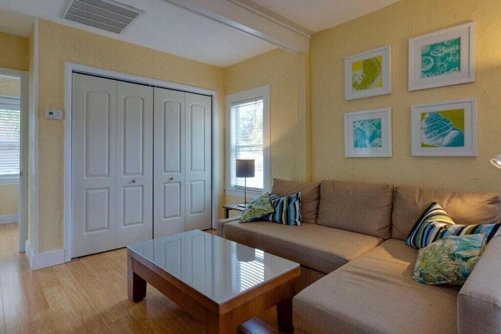Holiday home 1br 1ba Northstar Bungalow. Just Steps To The And The Bay.