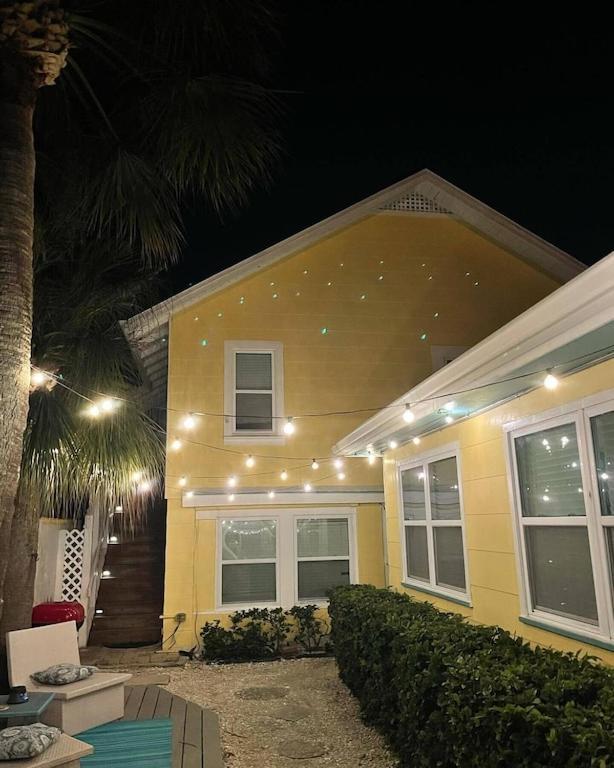 1br 1ba Northstar Bungalow. Just Steps To The And The Bay. * St. Pete Beach