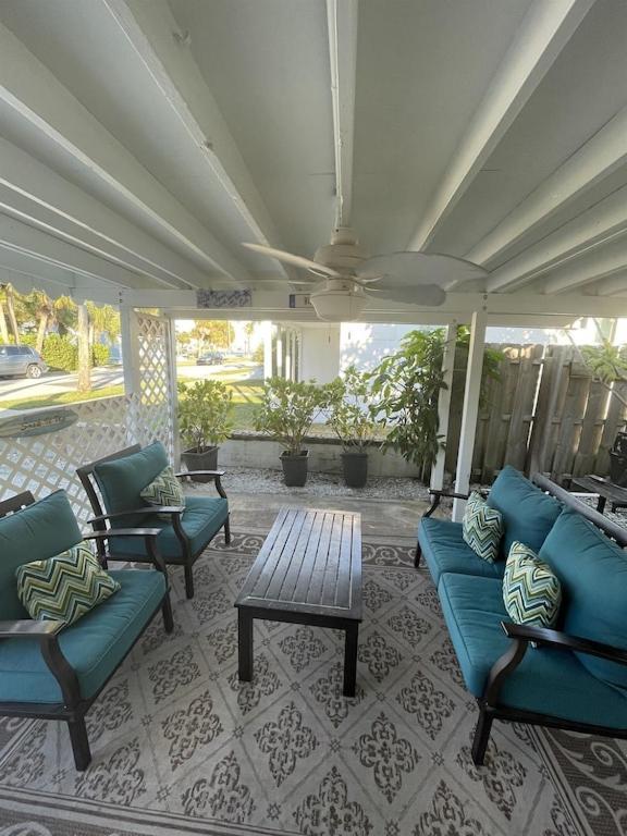 Holiday home 1br 1ba Northstar Bungalow. Just Steps To The And The Bay. *