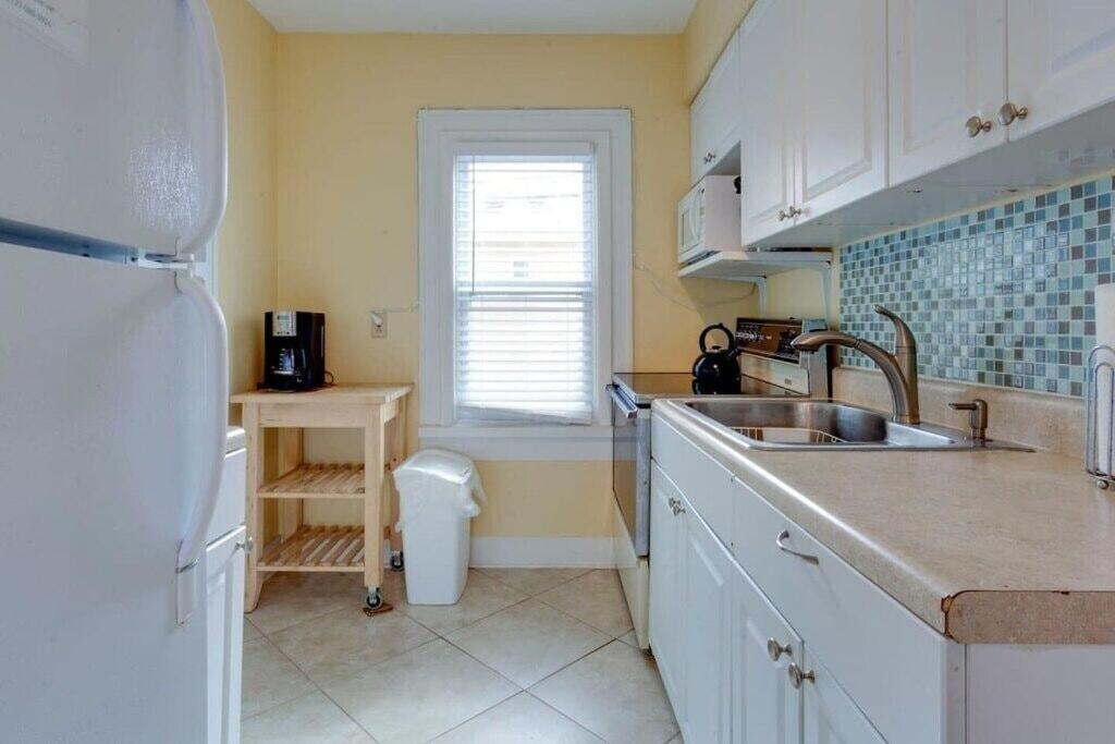 1br 1ba Northstar Bungalow. Just Steps To The And The Bay. Holiday home St. Pete Beach