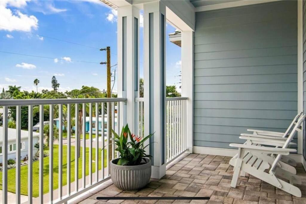 Luxurious Modern Townhouse Right Across Beach!! Table Tennis *
