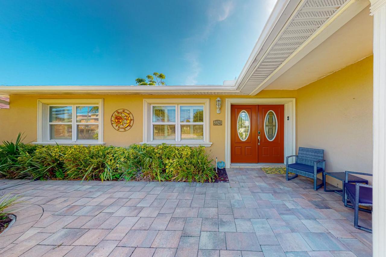 Ariana's Paradise Holiday home St. Pete Beach