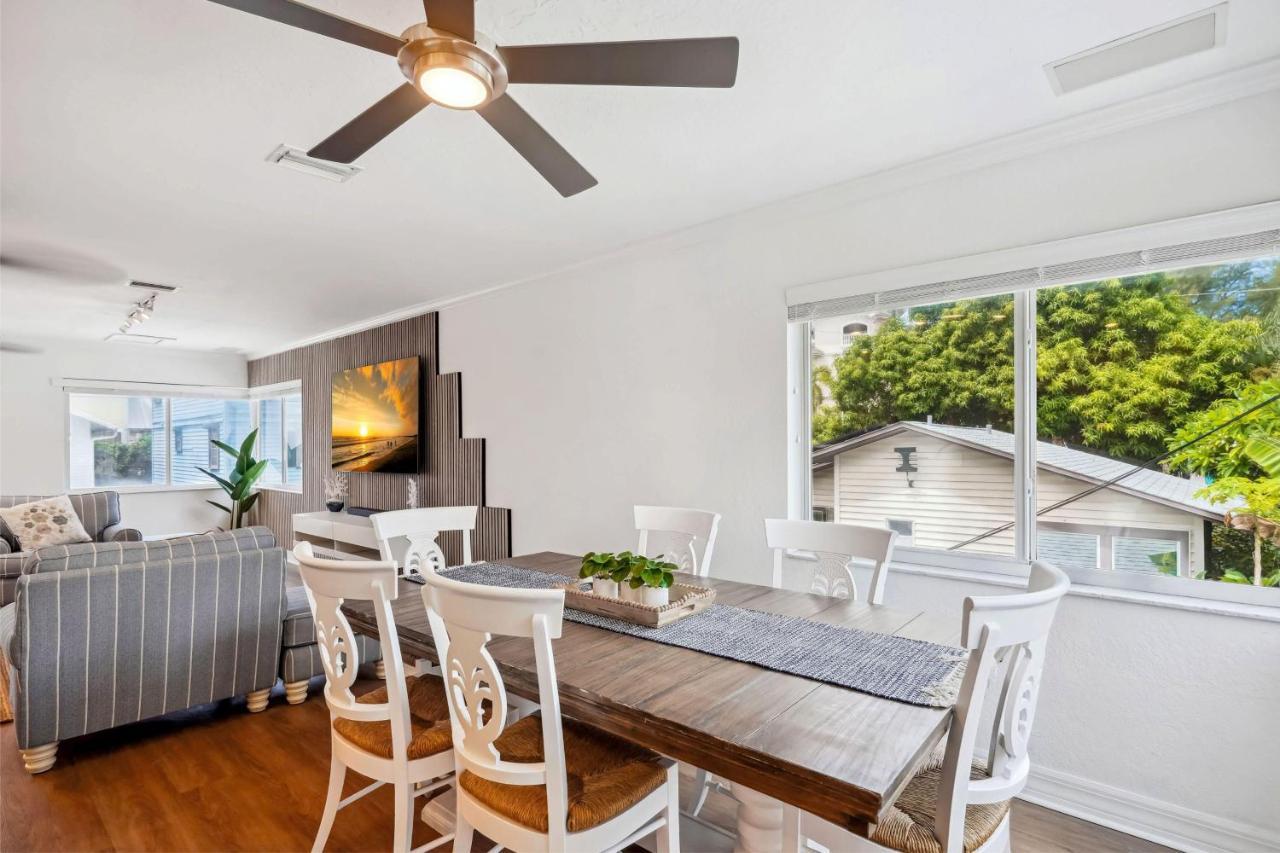 Livin 3 - 3 Bedroom Upstairs Holiday home St. Pete Beach