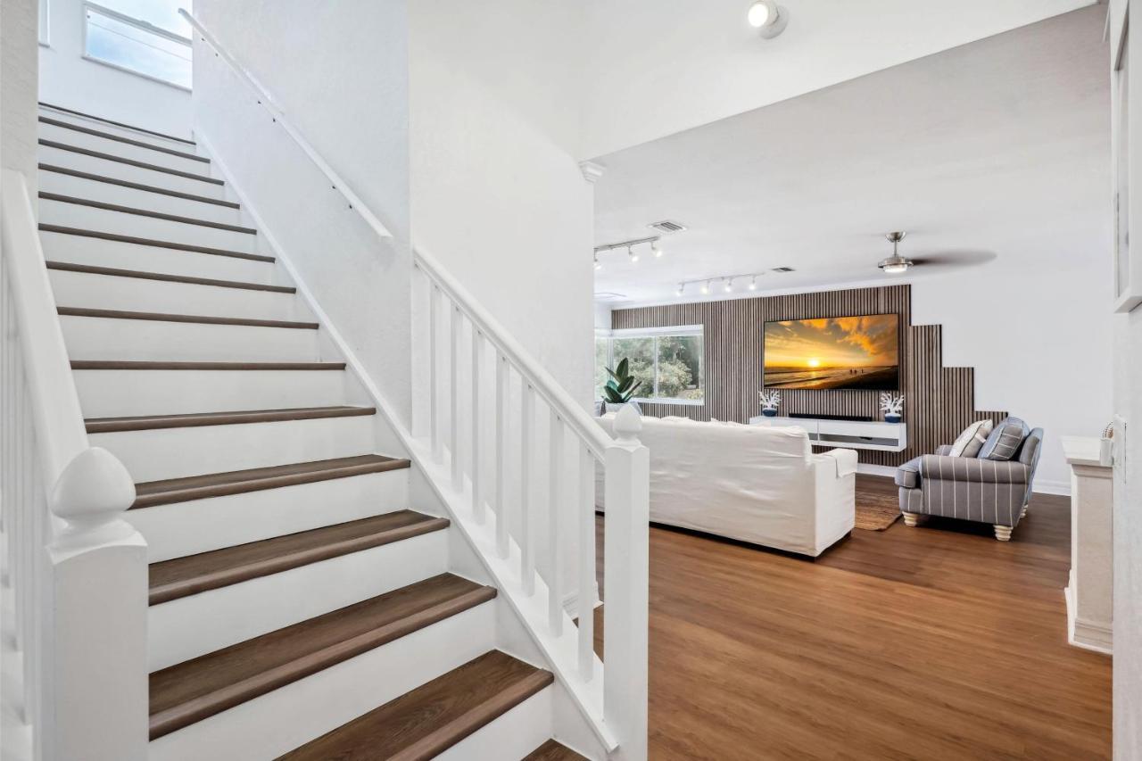 Livin 3 - 3 Bedroom Upstairs Holiday home *