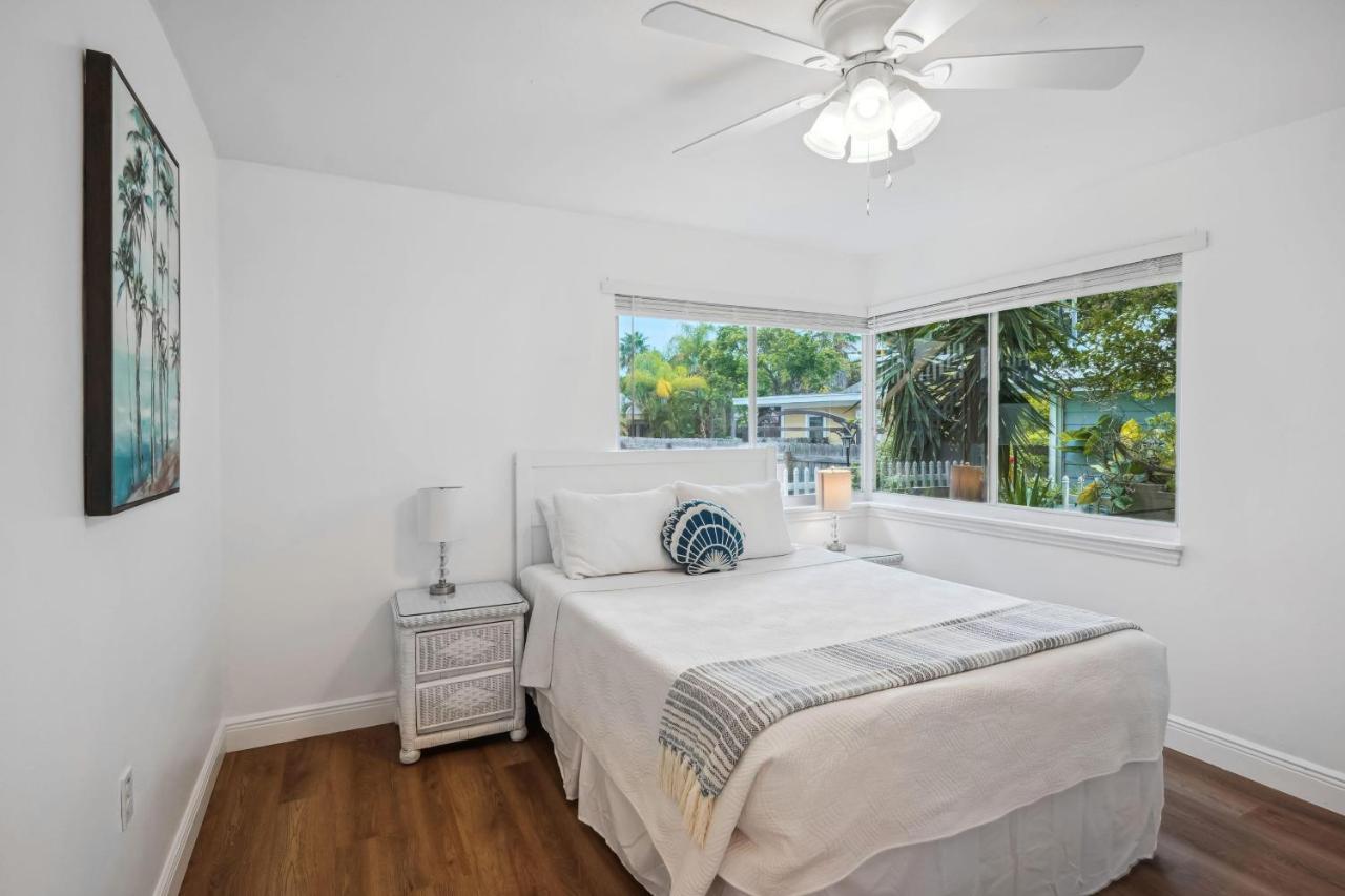Livin 2 - 1 Bedroom Downstairs St. Pete Beach