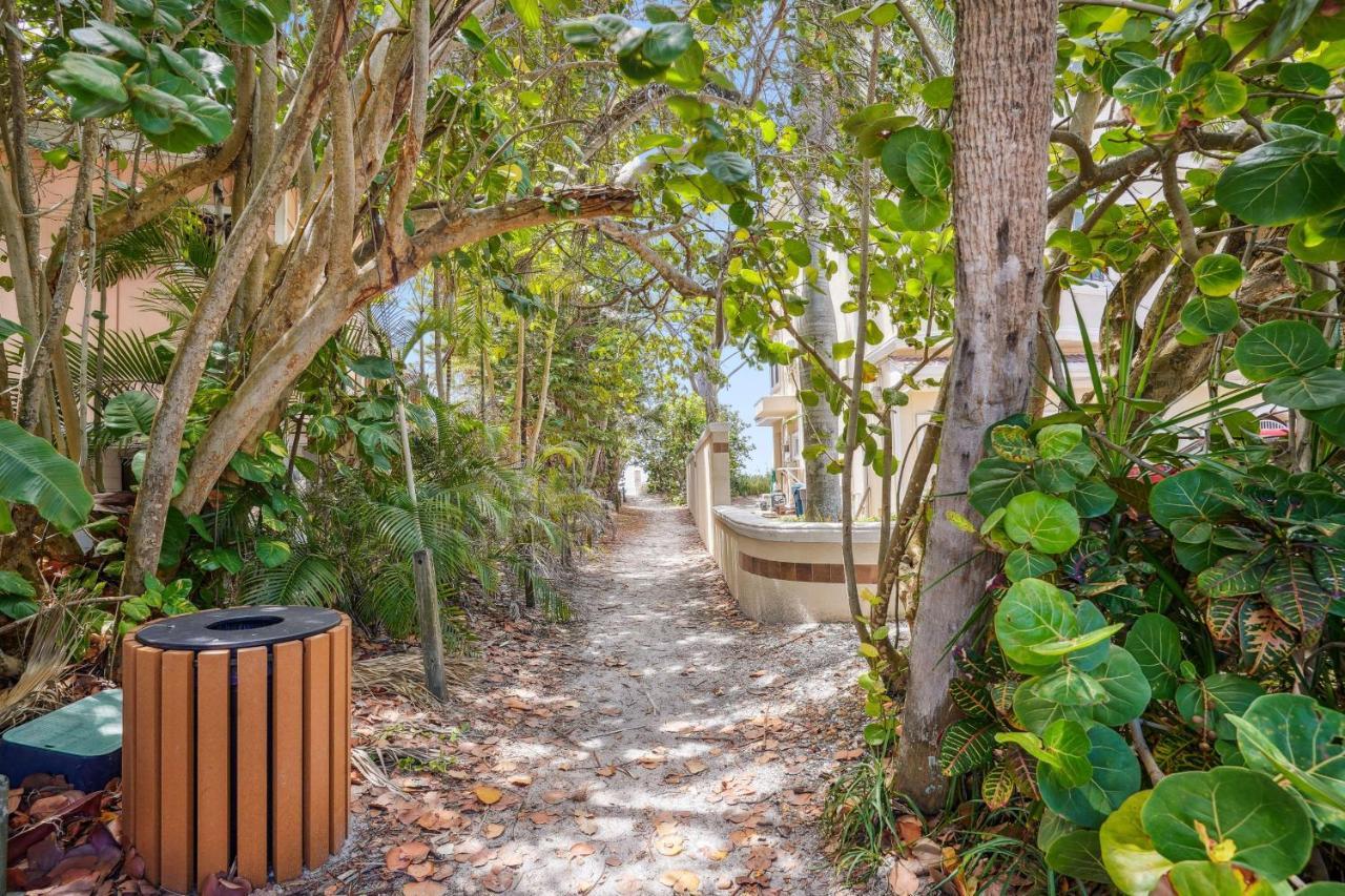 Livin 2 - 1 Bedroom Downstairs Holiday home St. Pete Beach