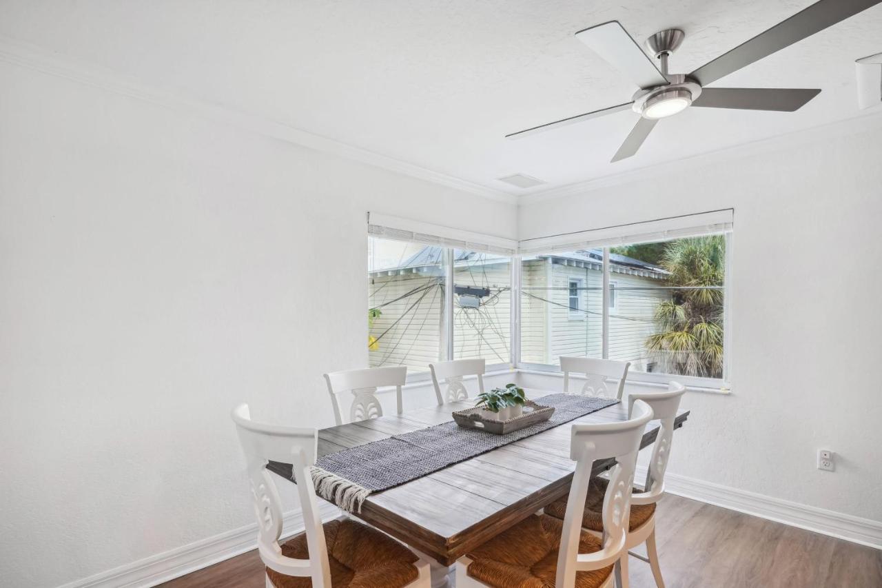Livin 3 - 3 Bedroom Upstairs Holiday home