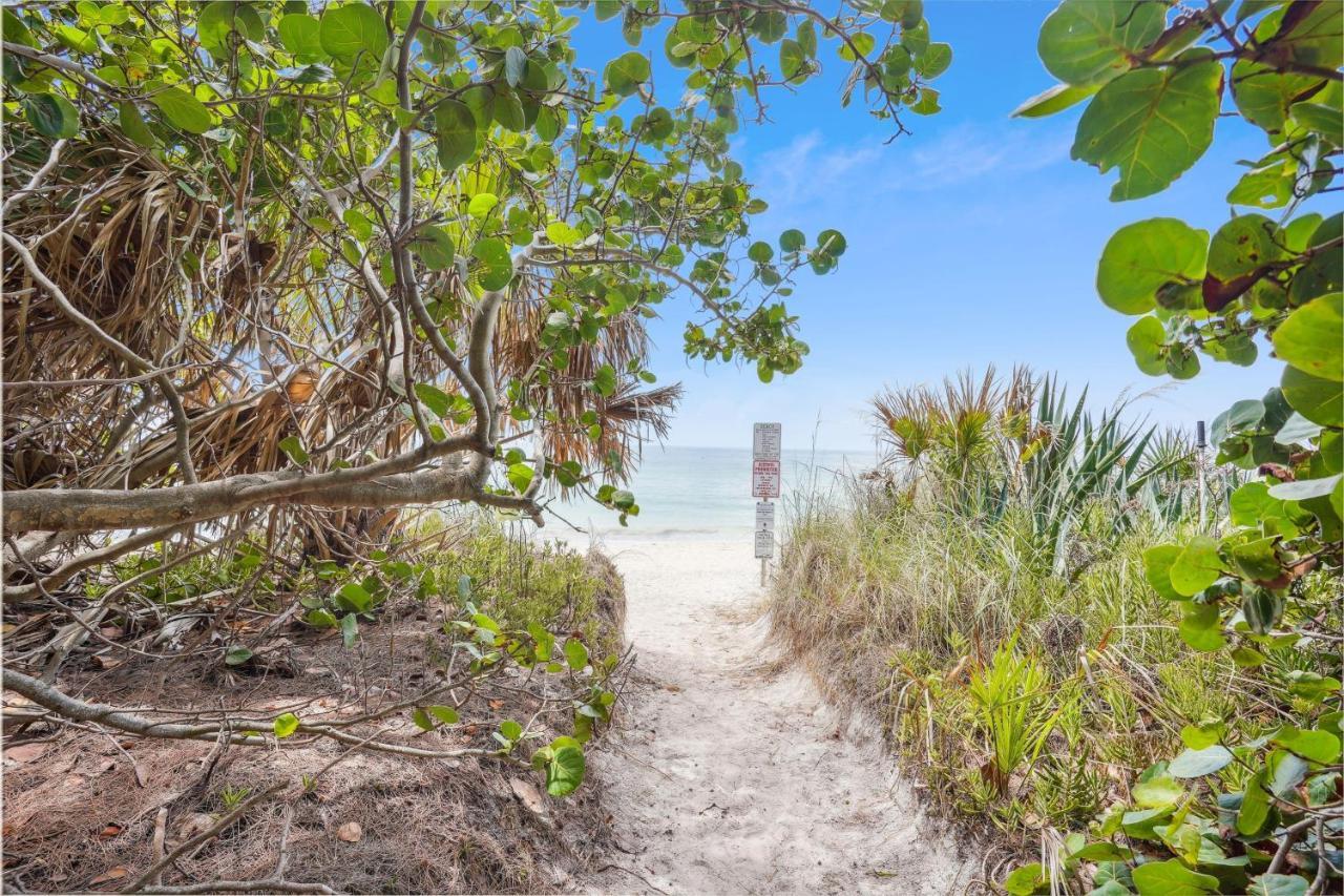 Livin 3 - 3 Bedroom Upstairs * St. Pete Beach
