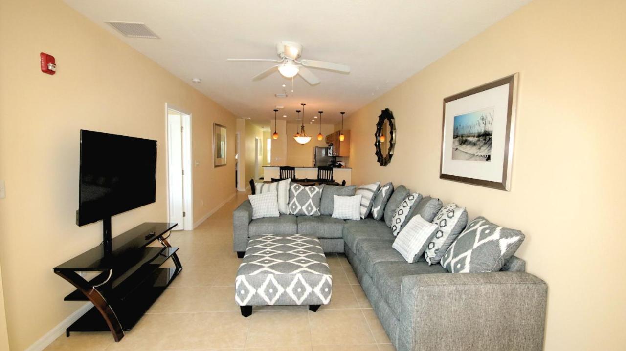 Johns Pass Condo's- Fully Remote Aparthotel St. Pete Beach