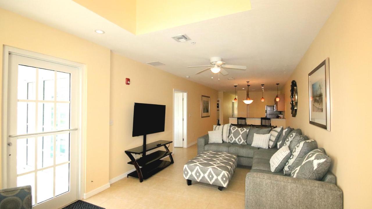 Johns Pass Condo's- Fully Remote Aparthotel St. Pete Beach
