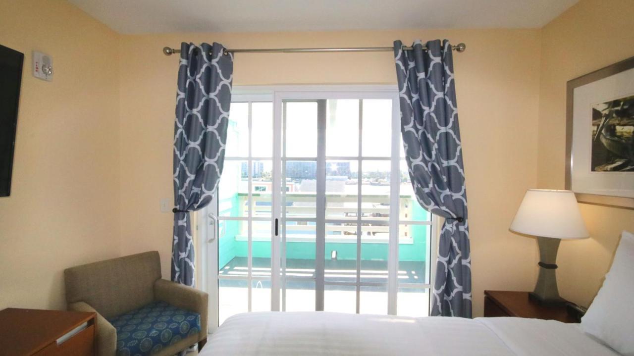 Aparthotel Johns Pass Condo's- Fully Remote St. Pete Beach