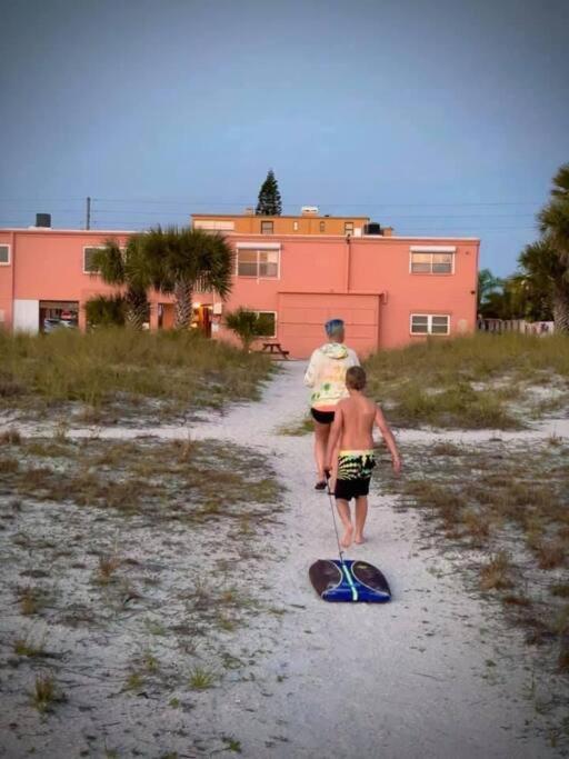 Apartment Beachfront On Quiet Treasure Island- 1 Bed