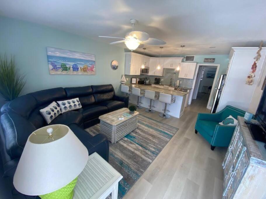 Apartment Beachfront On Quiet Treasure Island- 1 Bed St. Pete Beach