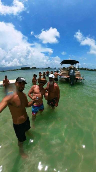 Beachfront On Quiet Treasure Island- 1 Bed Apartment *