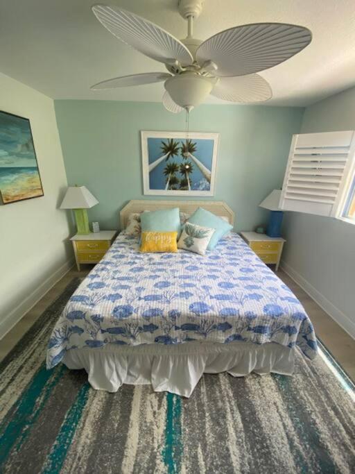 Beachfront On Quiet Treasure Island- 1 Bed * St. Pete Beach