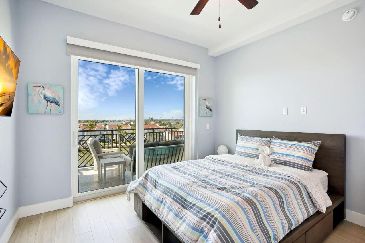 The Harbor 503 - Premier Holiday home *