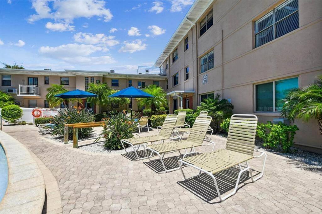 Tropical Courtyard Paradise On St. Pete St. Pete Beach