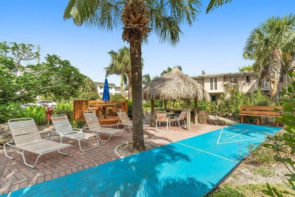 Tropical Courtyard Paradise On St. Pete Apartment St. Pete Beach