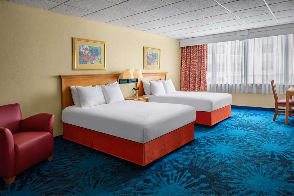 Dolphin Hotel 3*