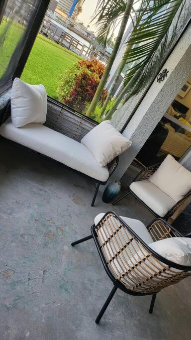 Luxurious Waterfront Penthouse: Maderia Gem St. Pete Beach
