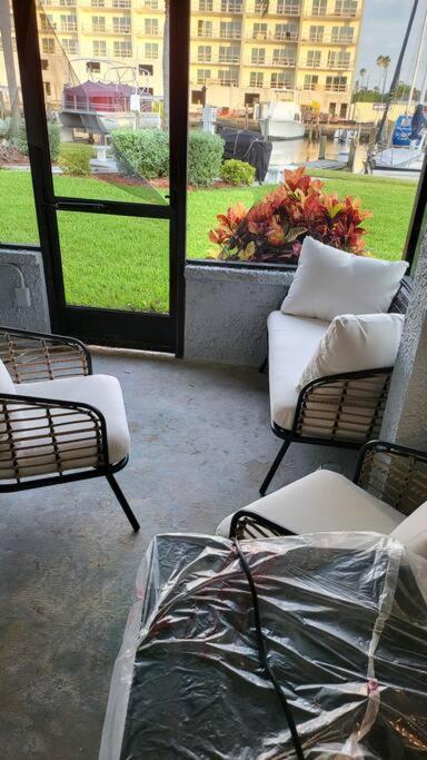 Luxurious Waterfront Penthouse: Maderia Gem St. Pete Beach