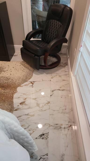 Villa Luxurious Waterfront Penthouse: Maderia Gem *