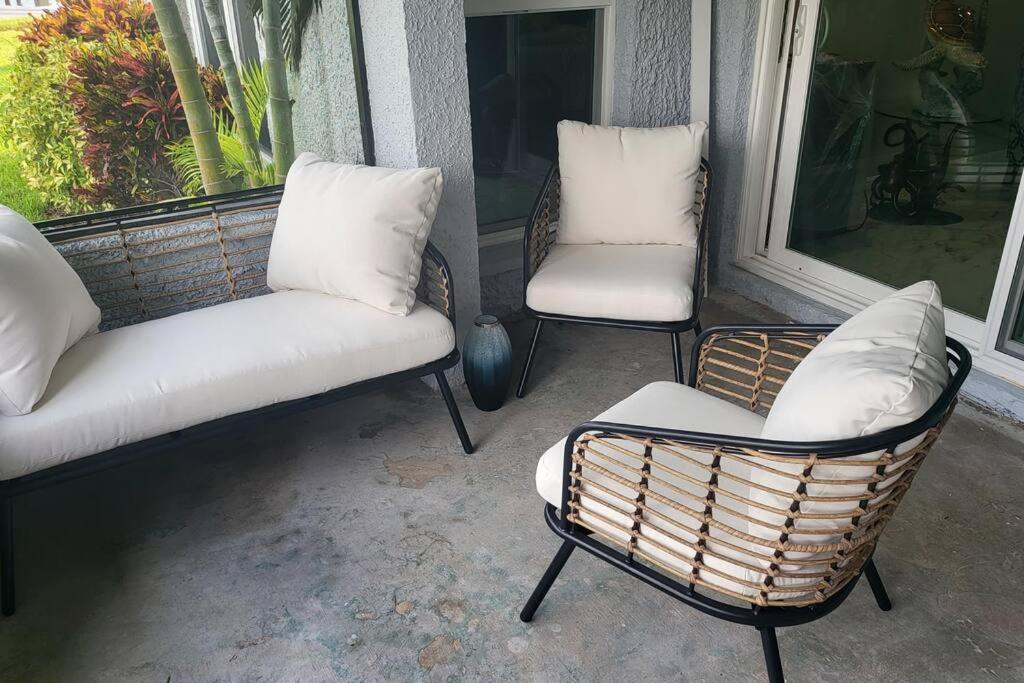 Villa Luxurious Waterfront Penthouse: Maderia Gem *