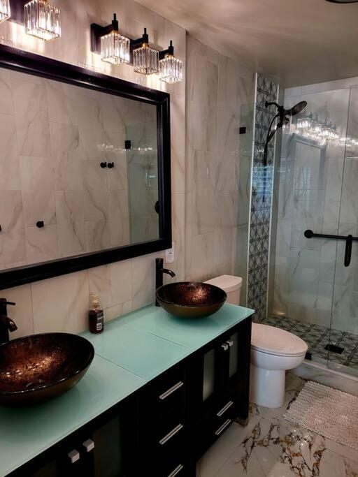 Luxurious Waterfront Penthouse: Maderia Gem Villa St. Pete Beach