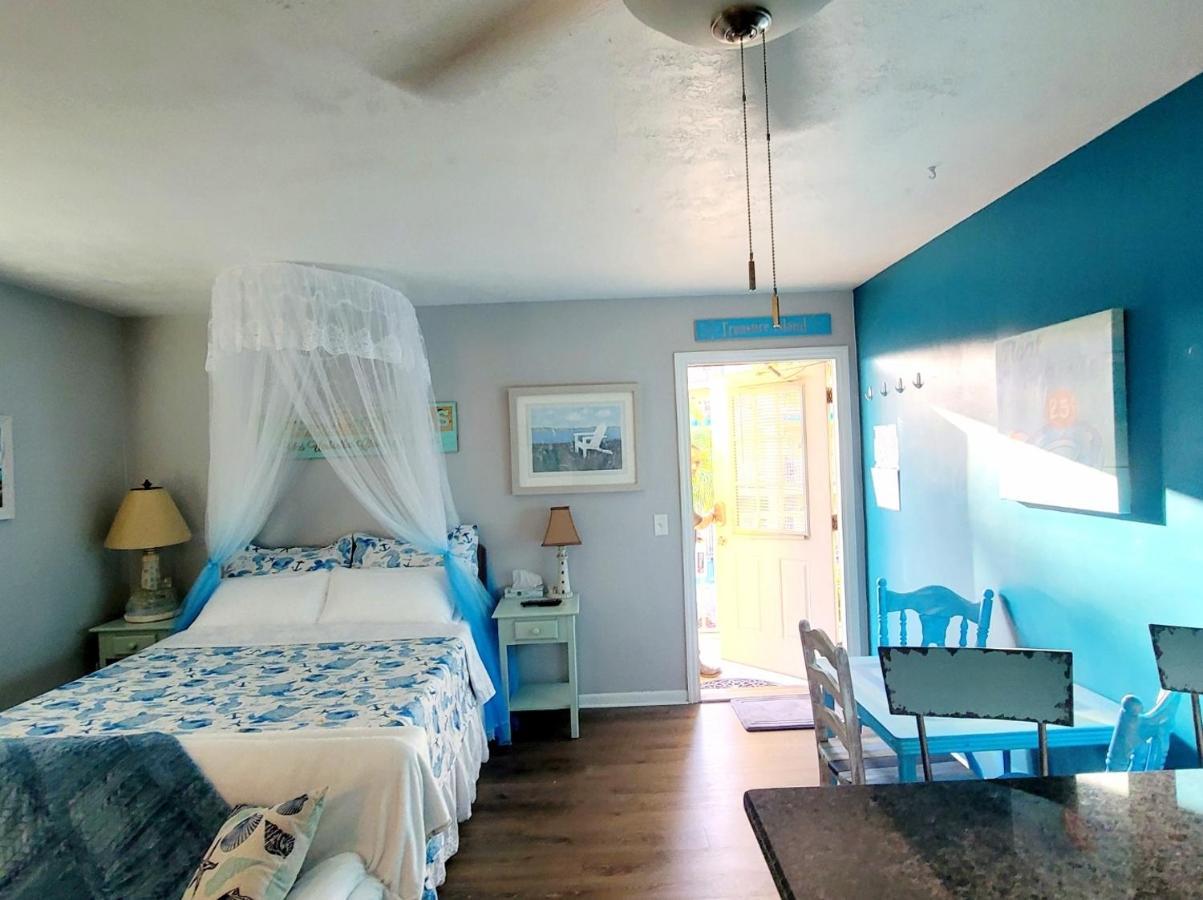 Aparthotel Searenity, Waterside In The Heart Of Treasure Island, Walk To