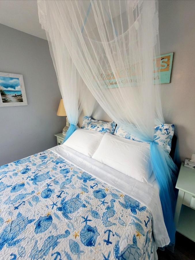Searenity, Waterside In The Heart Of Treasure Island, Walk To