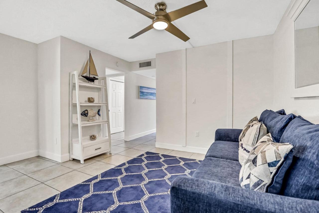 Waves Unit 2 Apartment *