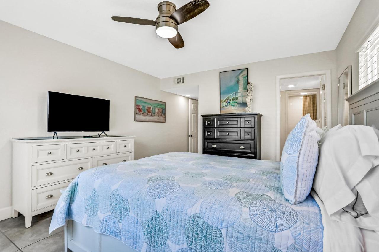 Apartment Waves Unit 2 St. Pete Beach