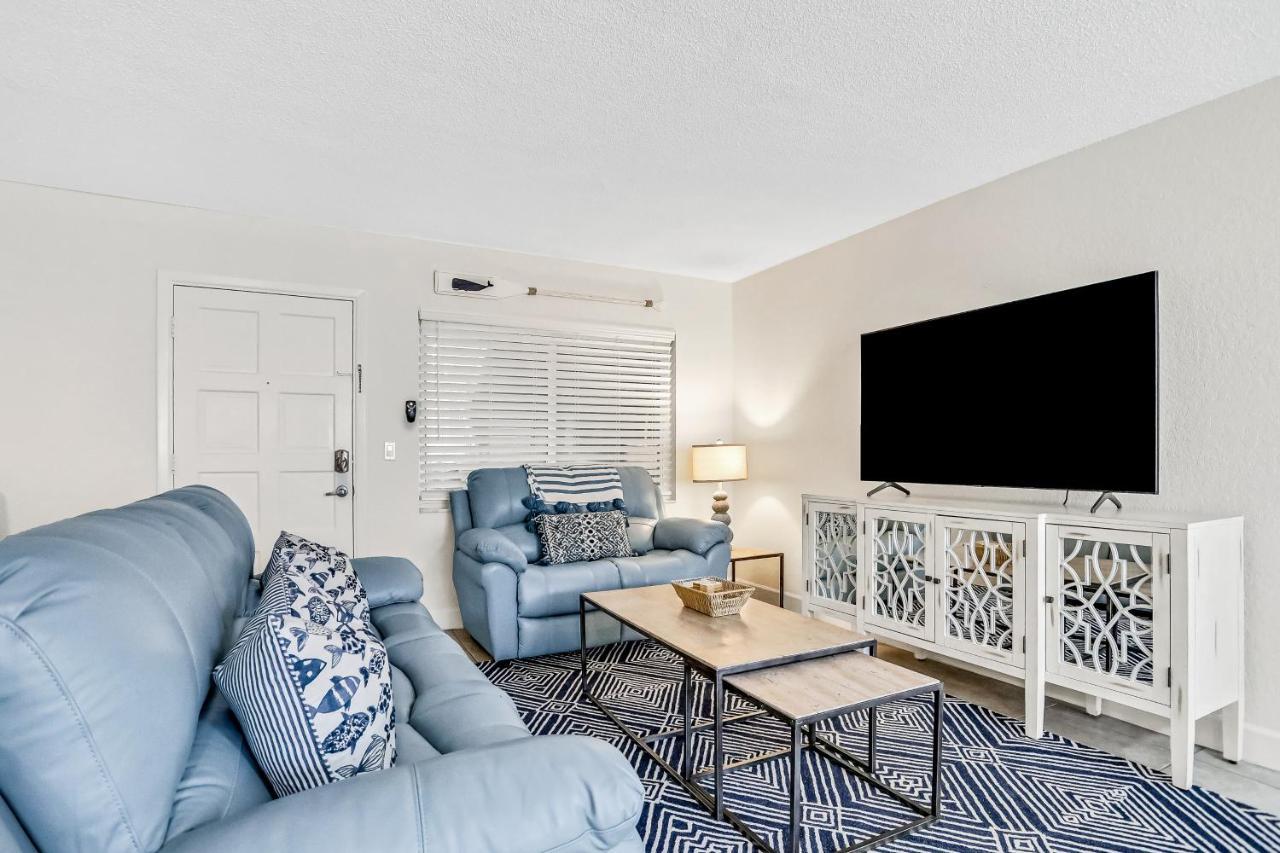 Apartment Waves Unit 2 *