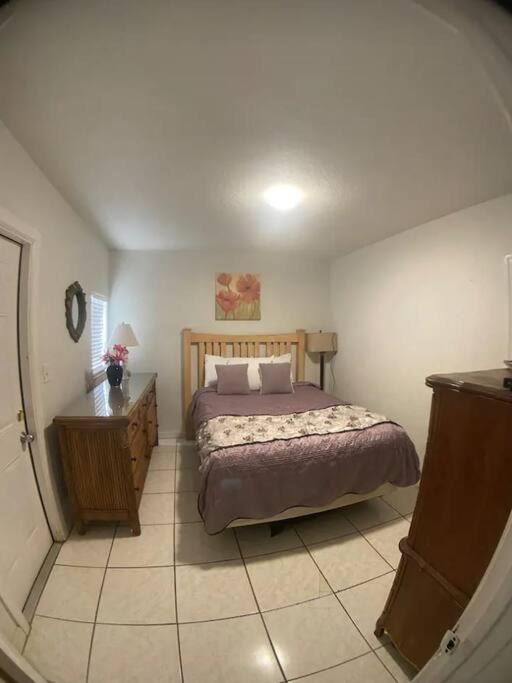 Apartment Private Two-bedroom 5 -directly Across From St. Pete Beach