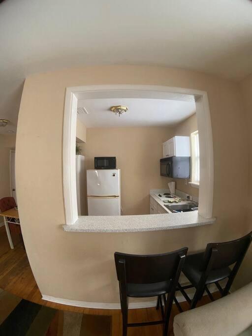 Private One-bedroom 8 -directly Across From Apartment